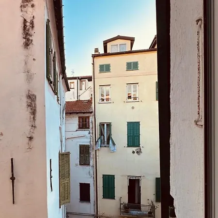 Flat Steps From San Siro Church & Ariston Theatre