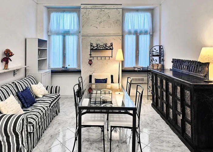 Flat Steps From San Siro Church & Ariston Theatre Апартаменты *