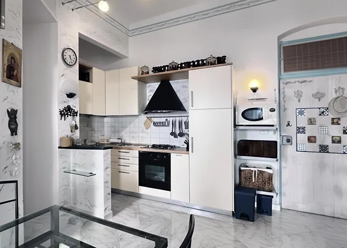 Apartment Flat Steps From San Siro Church & Ariston Theatre *