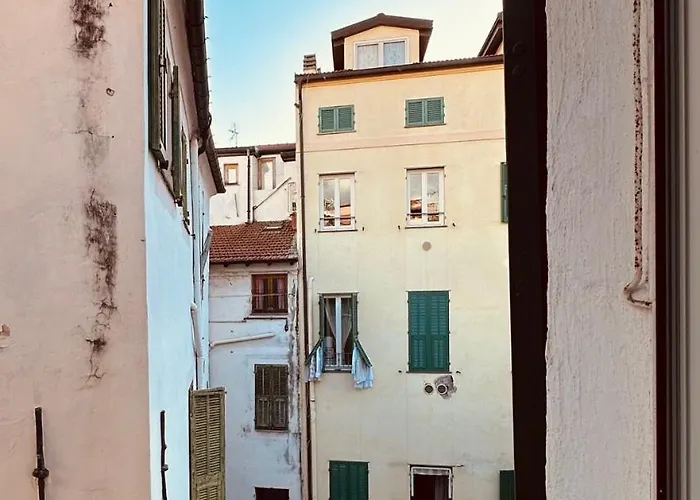 Flat Steps From San Siro Church & Ariston Theatre
