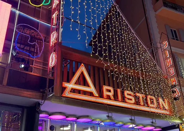 Flat Steps From San Siro Church & Ariston Theatre Апартаменты *