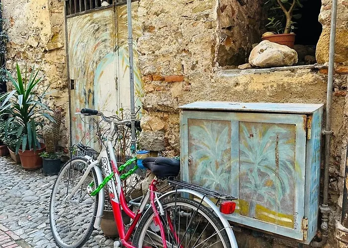 Flat Steps From San Siro Church & Ariston Theatre * Sanremo